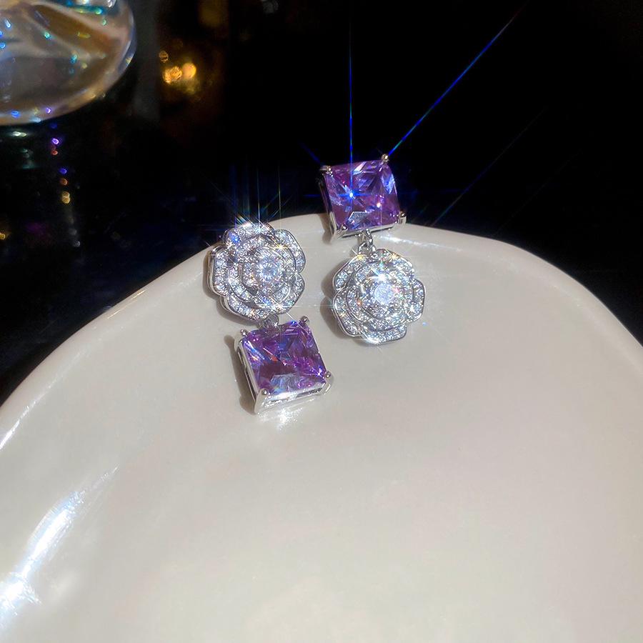 

Сережки-пусети Серце з цирконієм та стразами Срібна голка - Дизайн високої моди