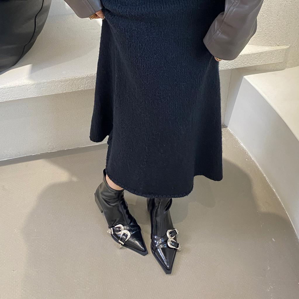 Französische nackte Stiefel spitz zulaufende dünne kurze Stiefel Damenschuhe 2025 neu Herbst und Winter Temperament vielseitig dick Absatz kurze Stiefel