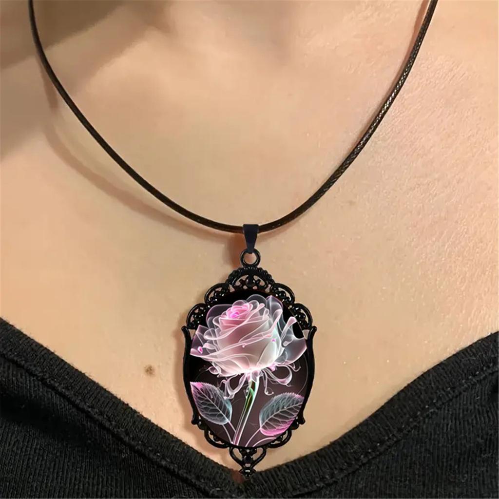 Elegante Kordelplattierte Rose Anhänger Halskette Tragbar Besondere Geschenke für Sie zu besonderen Anlässen und Feiern