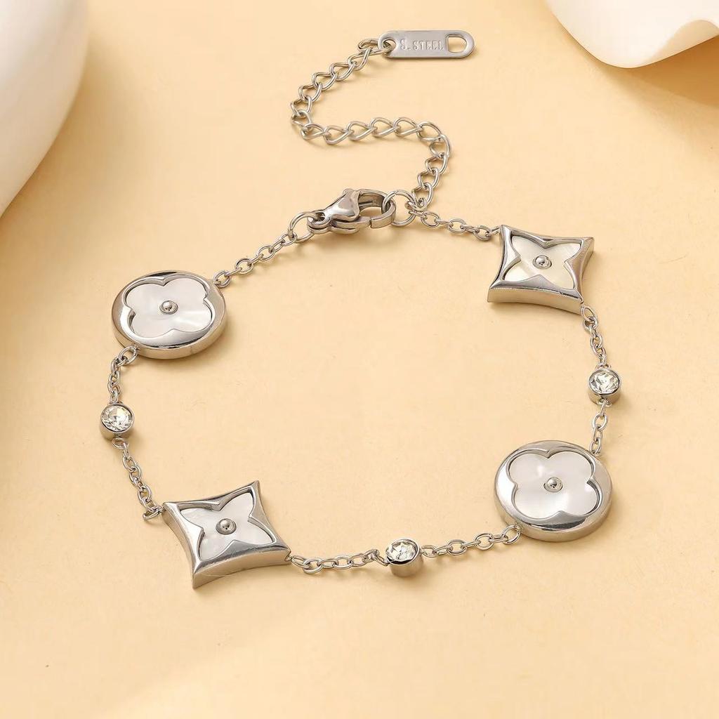 Titanium steel non fading clover bracelet, shell five flower 18K bracelet