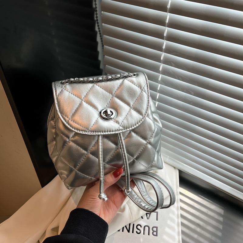 

Рюкзак-цепочка ромбовидный женский модный универсальный нишевый высокоценный школьный рюкзак сумка-ведро легкий маленький рюкзак серебряный