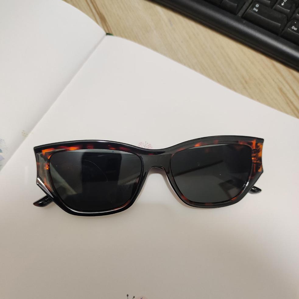 

Korean Style Sun Glasses for Women Cat Eye Shape UV Protection Sunglasses Men High Quality Sun Glasses for Men