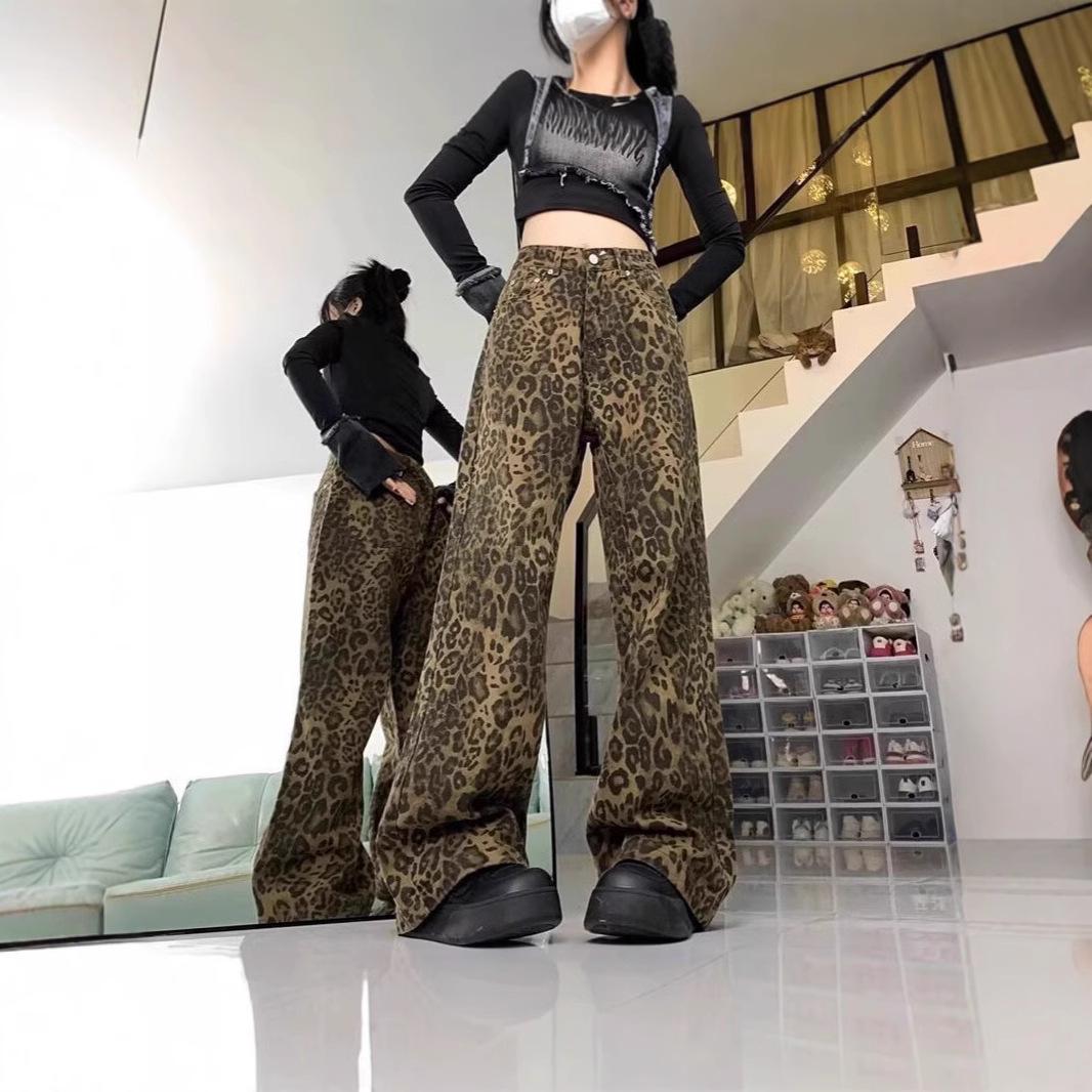 

Women s Leopard Print High-Waisted Wide-Leg Jeans - Retro Autumn Loose, Slimming, and Straight-Leg Style. Small