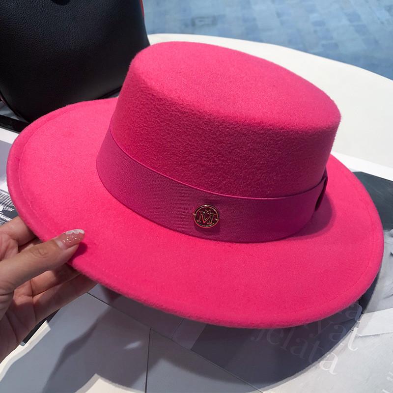 Cappello a tesa piatta in stile britannico con materiale in feltro di lana e tesa larga per la moda invernale