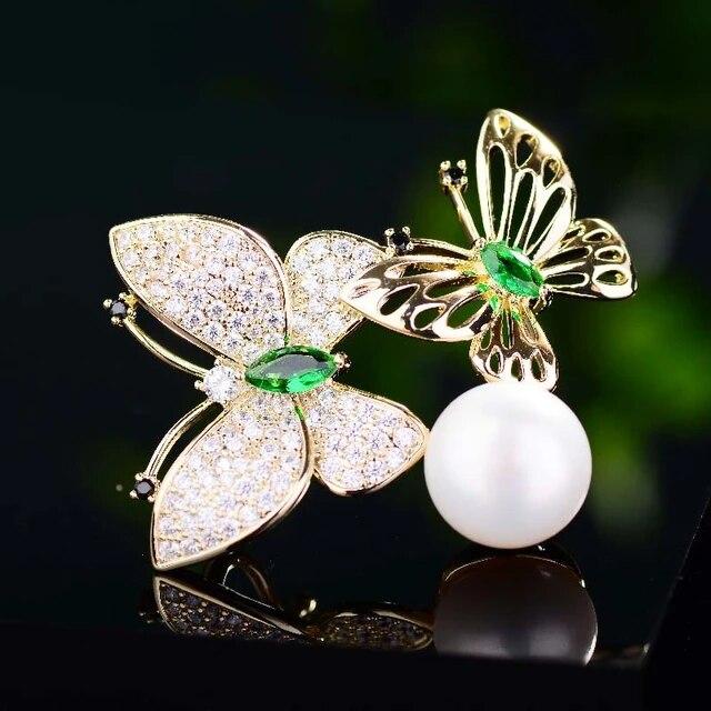 New Elegant Baroque Pearl Natural Shell Zircon Butterfly Brooches for Women Coat Clothing Accessories Pins Creative Corsage