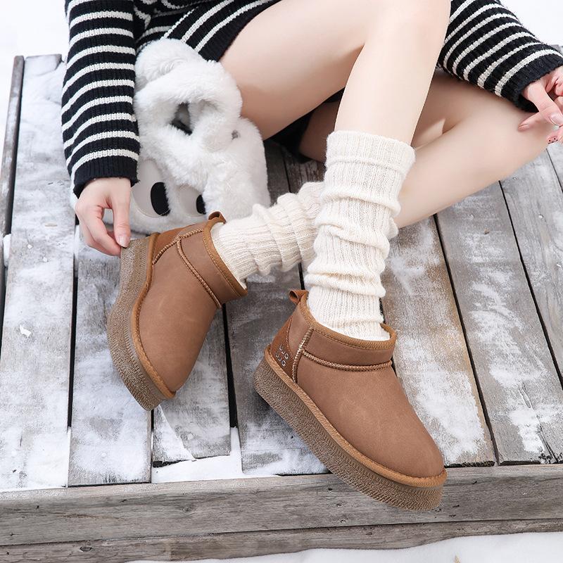 

Large size thick-soled snow boots for women s new winter short tube with one pedal thick-soled student thermal cotton shoes for women 40 малиновий