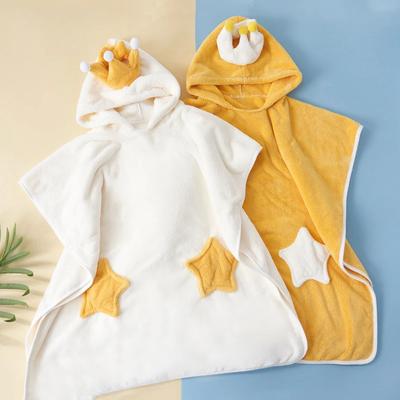 Korallenfleece Kinder-Badetuch Weicher Bequemer Dicke Kapuzen-Bademantel Cartoon Wasserabsorbierender Bademantel Strand Niedlicher Cartoon-Bademantel