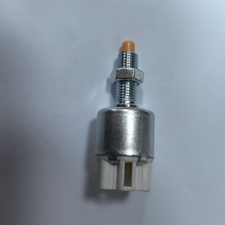 Compatible Brake Light Switch for Toyota: 84340-47020, 84340-32110, 84340-42020