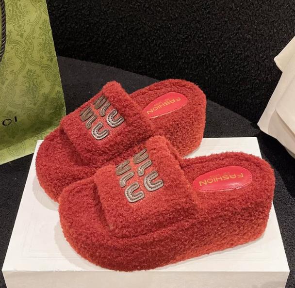 Fashion Pantoufles en fourrure à semelles épaisses pour femmes, fourrure d'extérieur courte en peluche de styliste pour femmes, automne cm