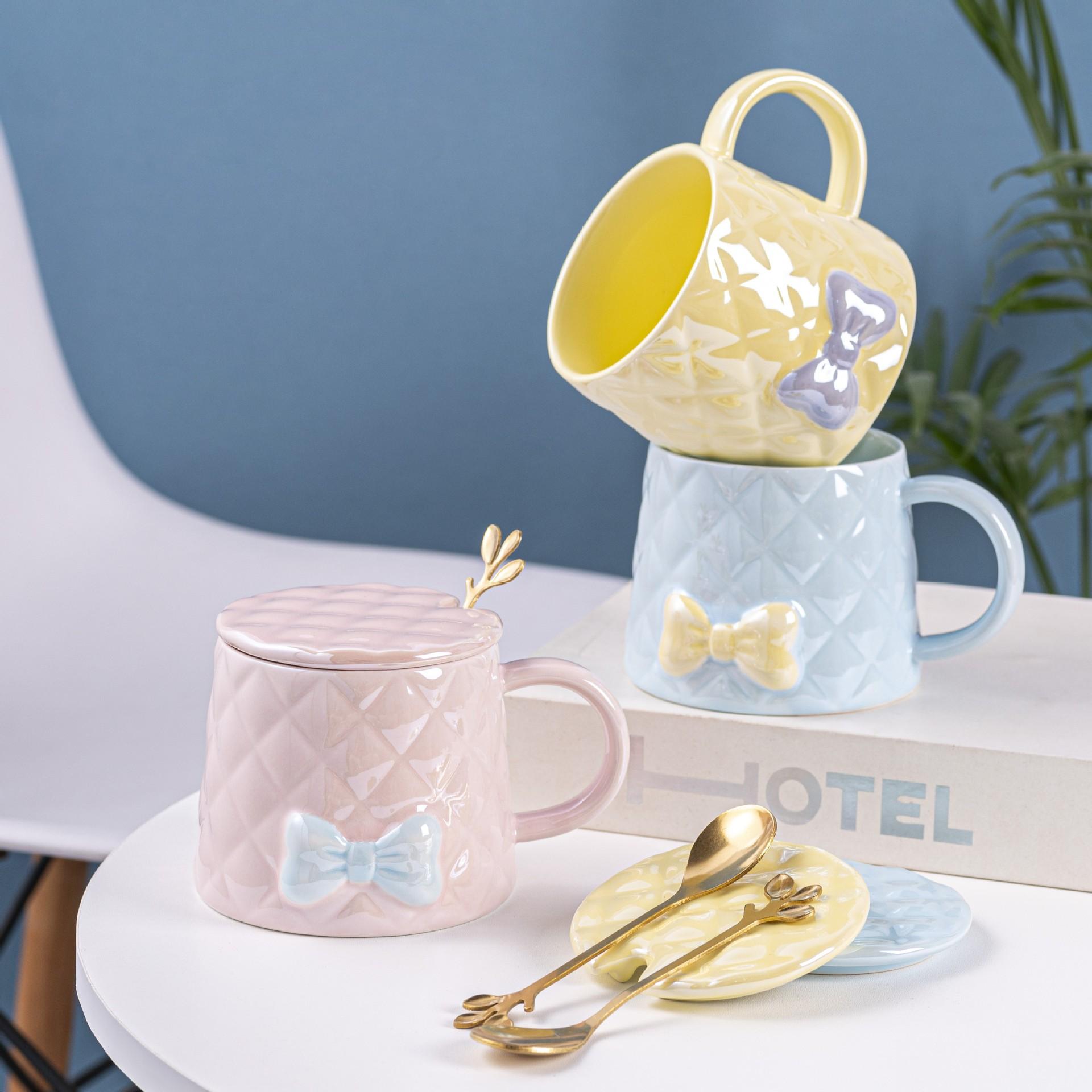 Yiran Toy 1 Light Luxury Relief Coffee Cup High Value Bow Ceramic Cup With Lid Spoon High End Home Couple Mug