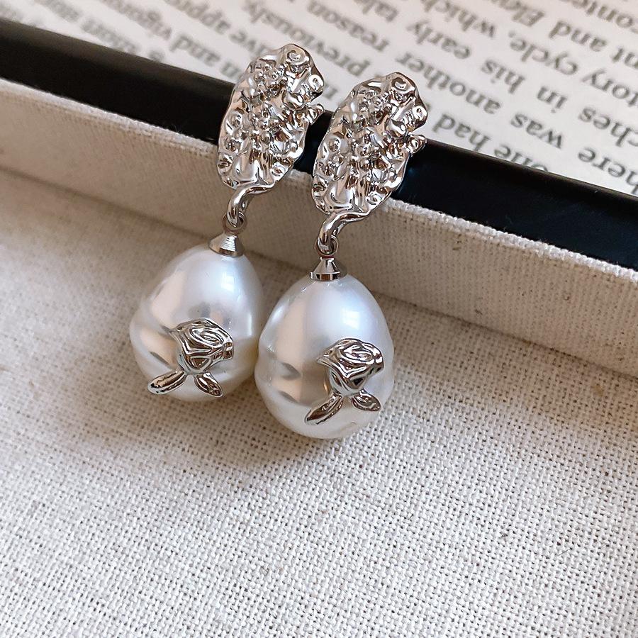 Retro Flower Pearl Earrings Exquisite Luxury Temperament Ear Jewelry for Women