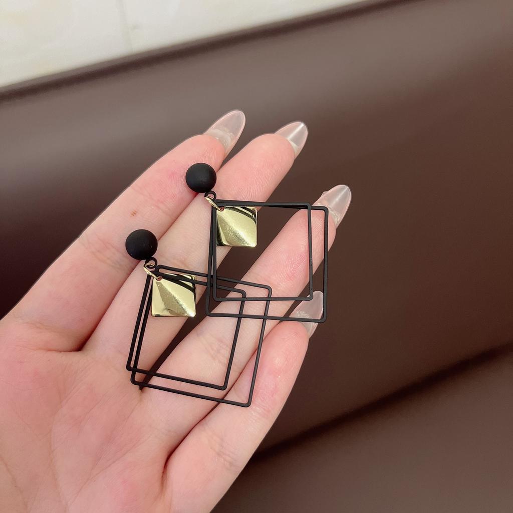 Jewelry Temperament Long Matte Pendant Earrings Korean Wild Sequins Geometric Earring Female Elegant Statement Earrings