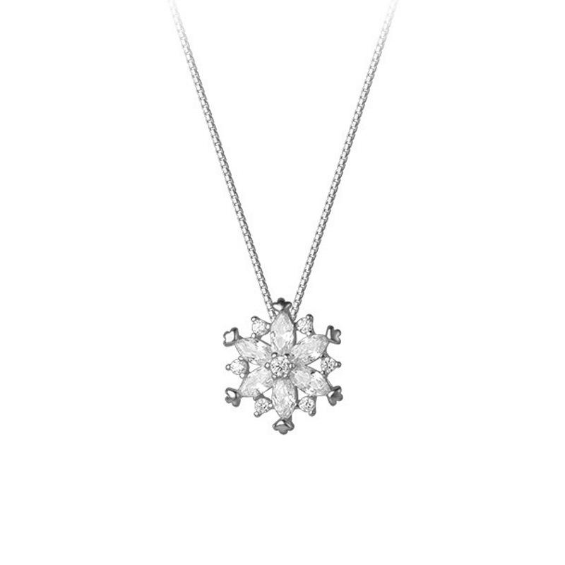 

Good Morning Christmas Snowflake Pendant Necklace: Sparkling Diamond-Studded Light Luxury Choker for Women