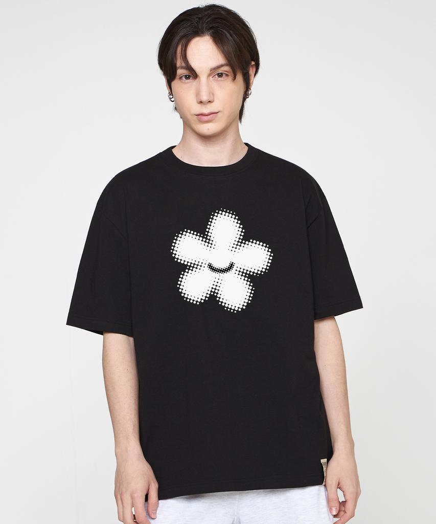 GRAVER [Unisex] Silhouette Flower Smile Short Sleeve T-Shirt_Black