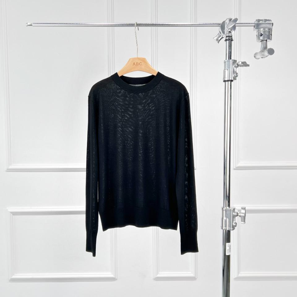 

Женский джемпер из мериносовой шерсти Super120 s от Yangtze Yarn с круглым вырезом и длинным рукавом Small чёрный