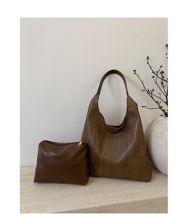 

Premium sense woven pattern retro fashion simple solid color versatile large capacity commuting single shoulder tote mother and child bag