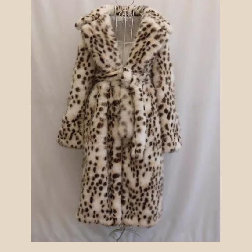 Women's Winter Plus Size Thickened and Padded Long Lapel Hooded Outerwear Loose Warm and Comfortable Leisure and Comfortable Jacket