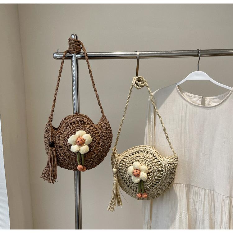 Niche design woven straw bag women's 2025 new ins fashion one shoulder oblique span bag seaside vacation beach bag