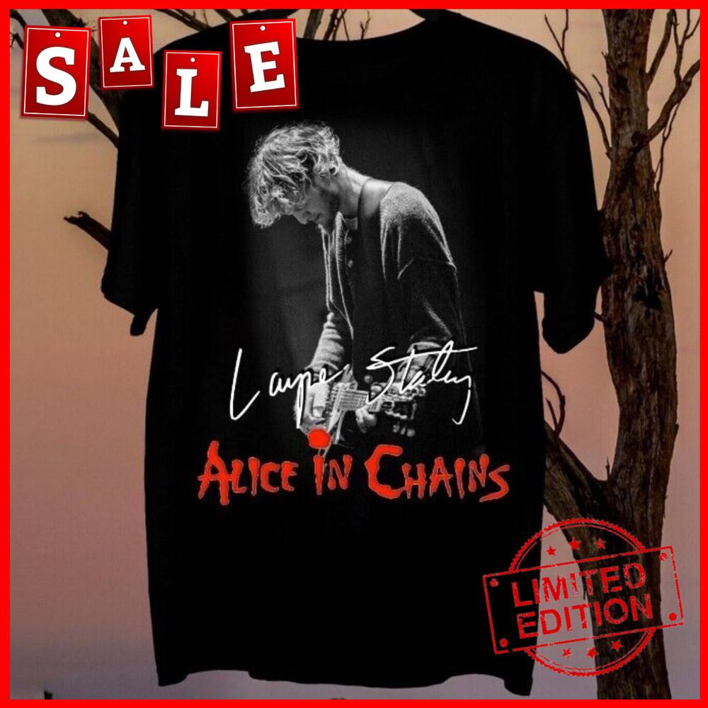 

Hot Layne Staley On Guitar Cotton Unisex Short Sleeve T-Shirt All Sizes S-4XL Unisex T-Shirt XXL