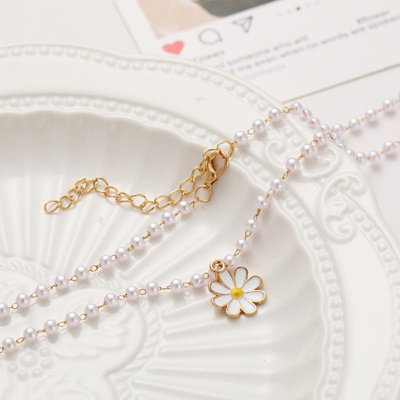 

Korean Fashion Zircon Cute Little Daisy Necklace Lady Birthday Gift Zircon Net Red Pearl Clavicle Chain