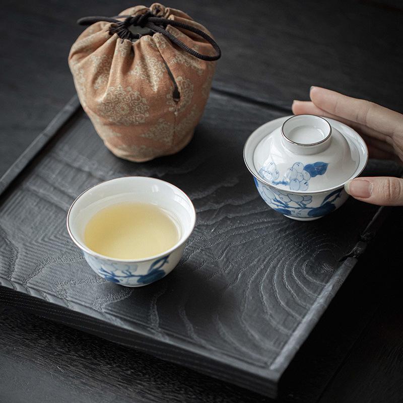 Retro blue and white hand-painted loquat teacup master cup, kung fu tea set ceramic Liu Yinkou tea cup
