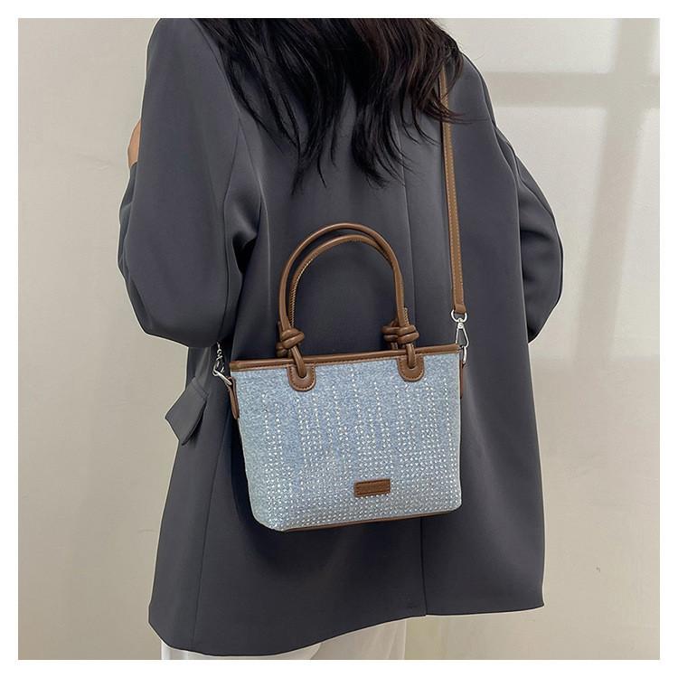 IELGY Denim Bag, Versatile Fashion Textured Messenger Bucket Bag
