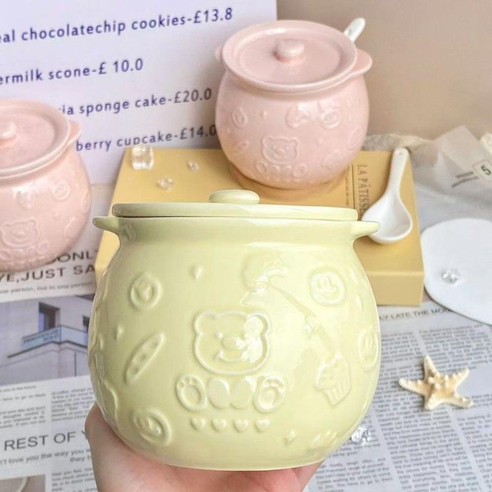 

Cute Bear Ceramic Oil Bottle Seasoning Pot Spicy Salt Tank Kitchen Pepper Special bottle With Lid Spoon Kitchen Storage pot жовтий