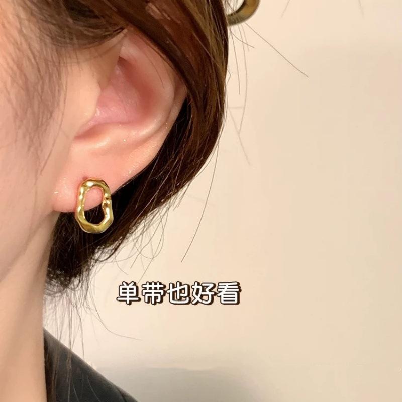 Niche Exquisite High-end Sense Two Wearing Stud Earrings Women's New Popular Unique Earrings Temperament Light Luxury Simple Earrings