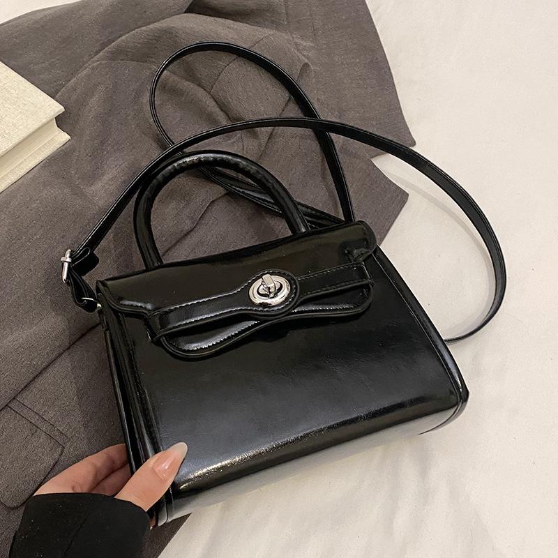 Fashion New French Simple Style High-end Sense Portable Small Square Bag Casual Versatile Commuter Solid Color PU Messenger Bag Women