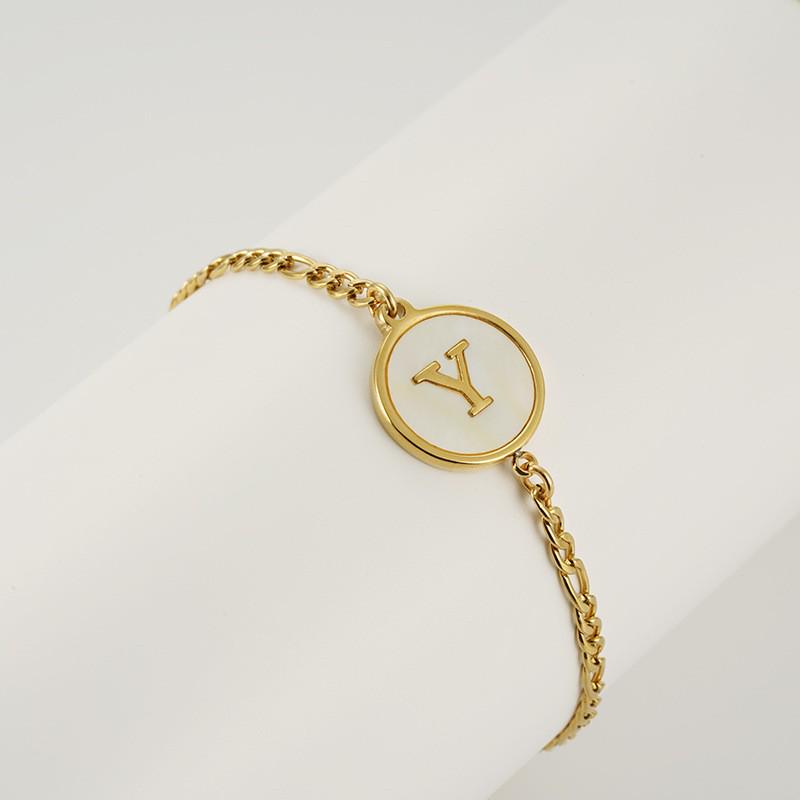 Pulsera Redonda de Acero Inoxidable 18K Europea con Letra para Mujer - Joyería de Mano Moderna y Elegante