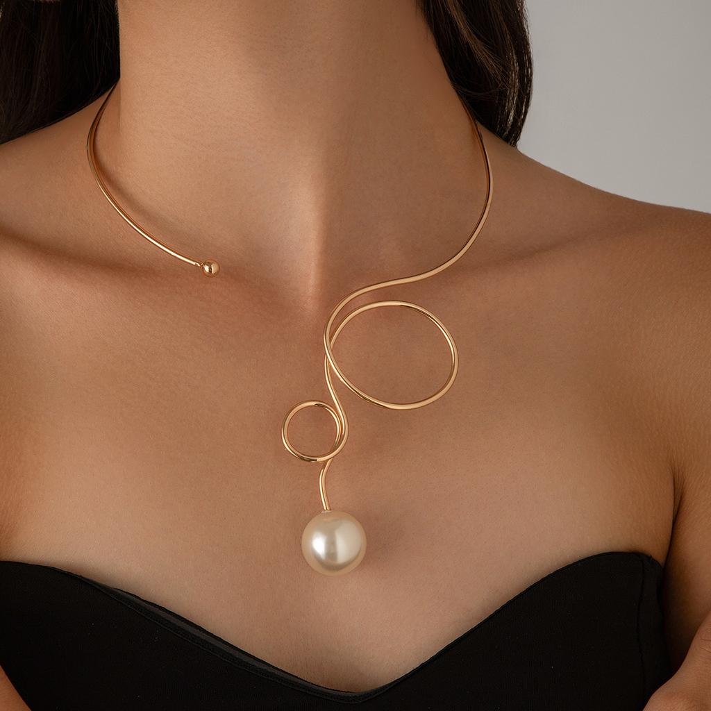 Punk Bowknot Metal Torque Simulated Pearl Choker Necklace For Women Statement Necklace Korean Fashion Accessories Jewelry
