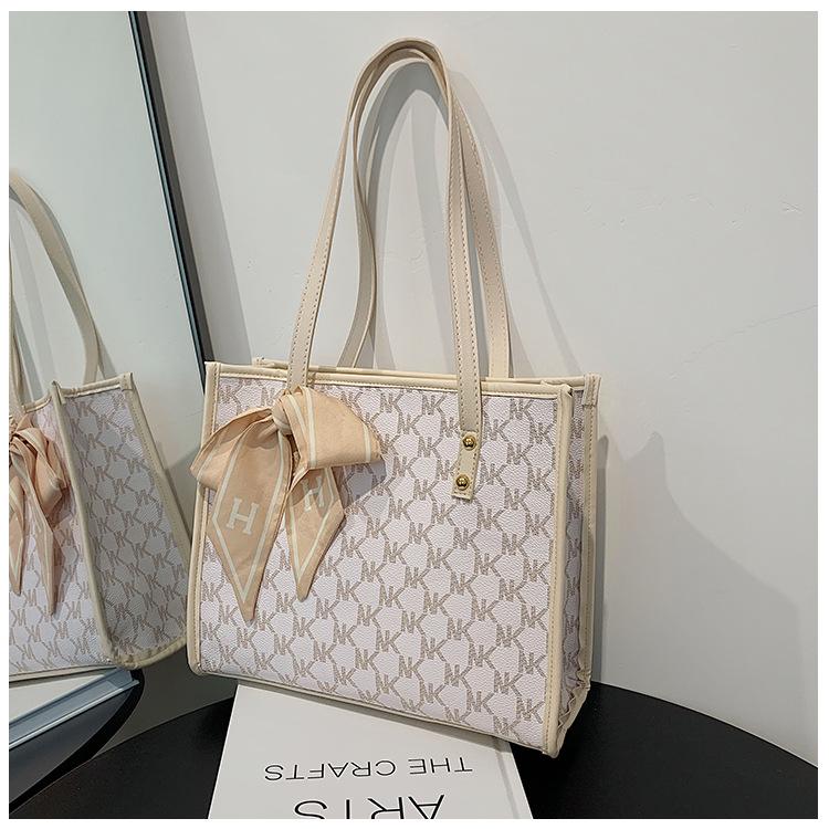 

2025 Корейский стиль Большая вместимость Универсальная наплечная сумка - Модная сумка-тоут с принтом One Size белый