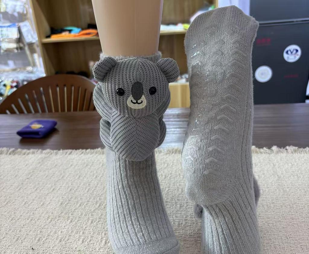 3D Cute Sloth Plush Socks - Warm Crochet Animal Floor Socks for Men & Women