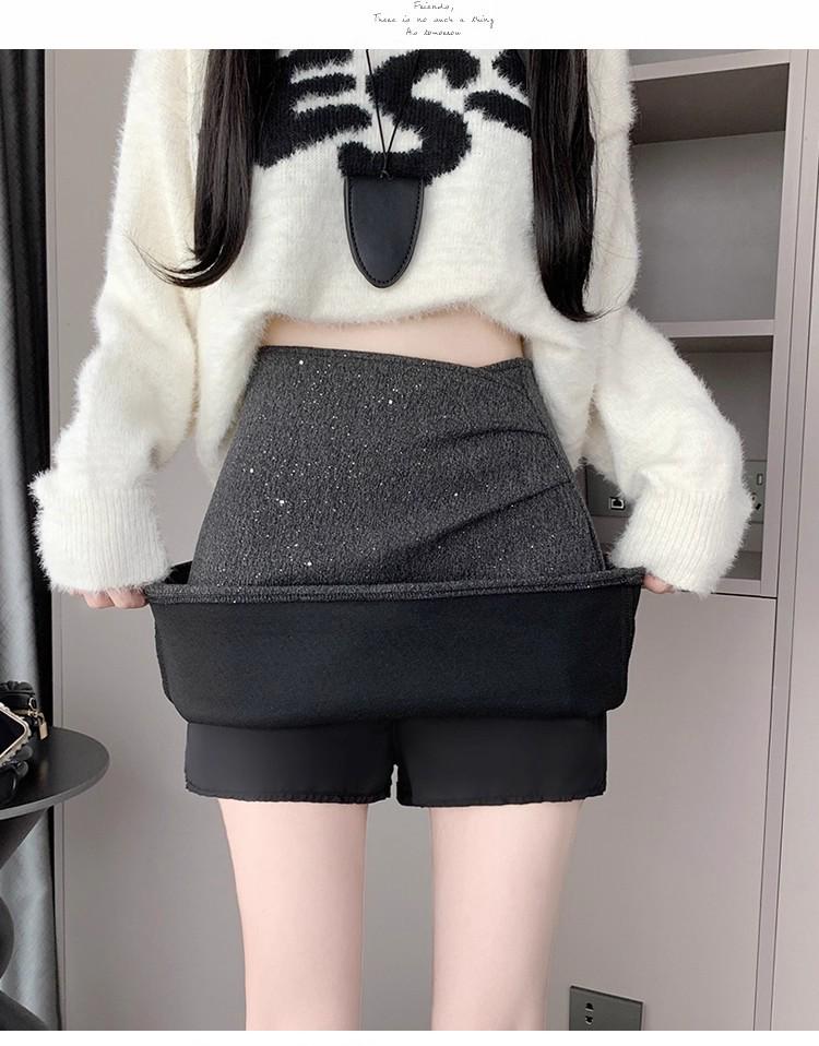 Black Sequined Woolen High-Waisted A-Line Skirt for Autumn/Winter - Slimming, Hip-Hugging, Irregular Hem, with Anti-Exposure Design.