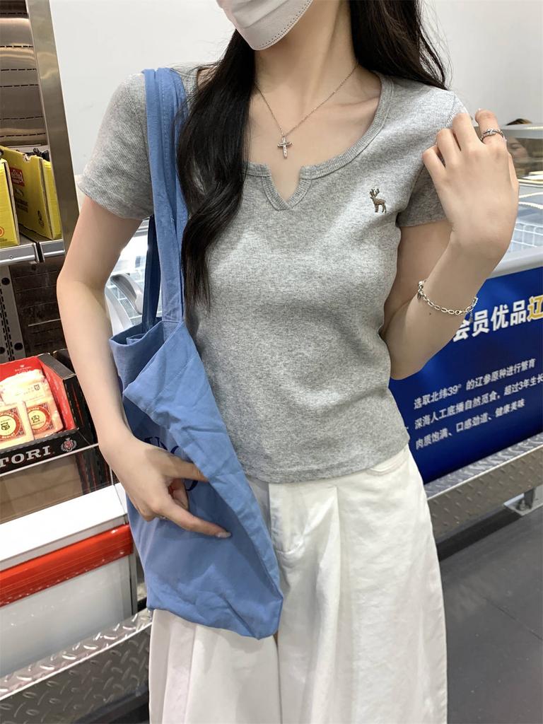 Summer new Korean version bm slim-fit half-open V-neck versatile embroidered design sense pure cotton short-sleeved T-shirt top women