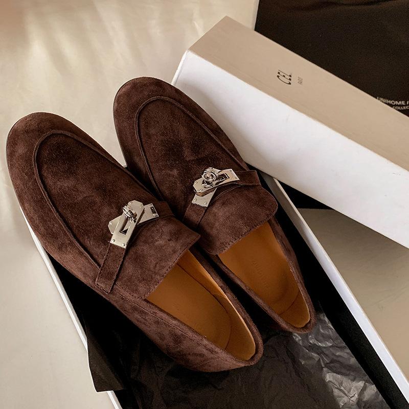 

Замок кожа круглый носок толстый каблук маленькие кожаные туфли универсальные лоферы женские 2025 новая мода универсальные 40 темный кофе