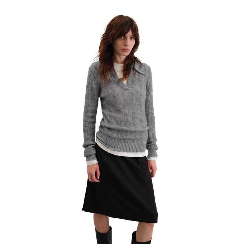 GREEN BELT Women's Slim Fit V-Neck Long Sleeve Knit Top