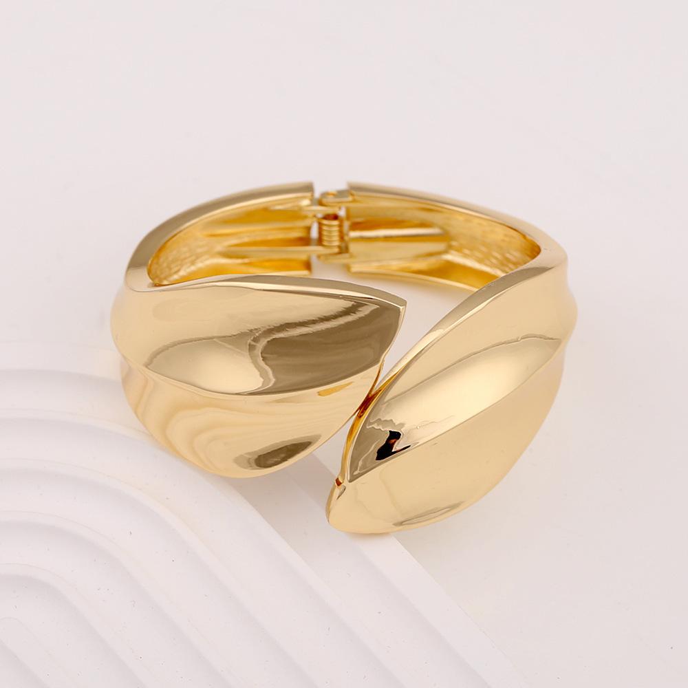 Retro Irregular Open Cuff Bracelet for Women, Vintage Bangle Wrist Jewelry