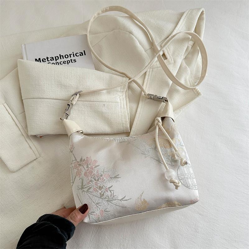 Elegant New Chinese Style Handbag For 2024 Fashionable Floral Fabric Bag In Pink Blue White