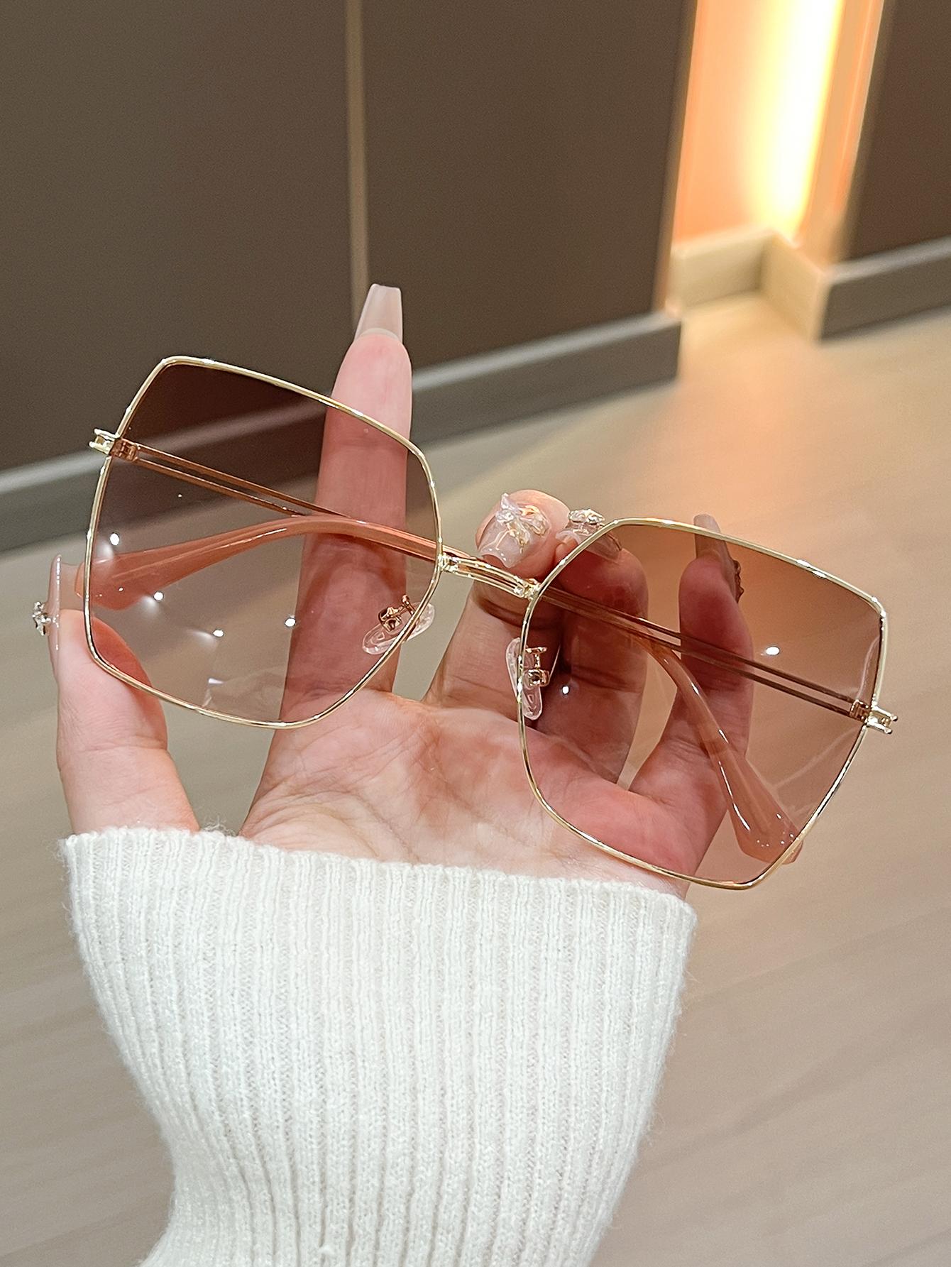 

1PCS Fashionable Large Frame Sunglasses with Hollow Leg Design Attractive Trendy Ladies Men Casual Sun Protection Glas