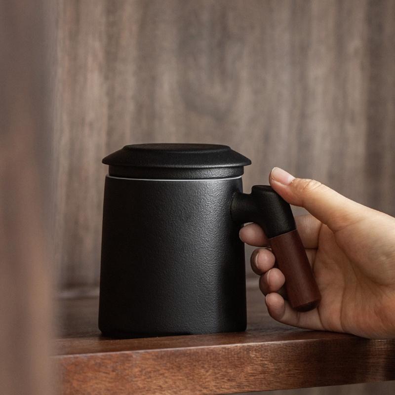 420ml Ceramic Mug with Wooden Handle Tea Water Separation with Lid Office Filter Mug
