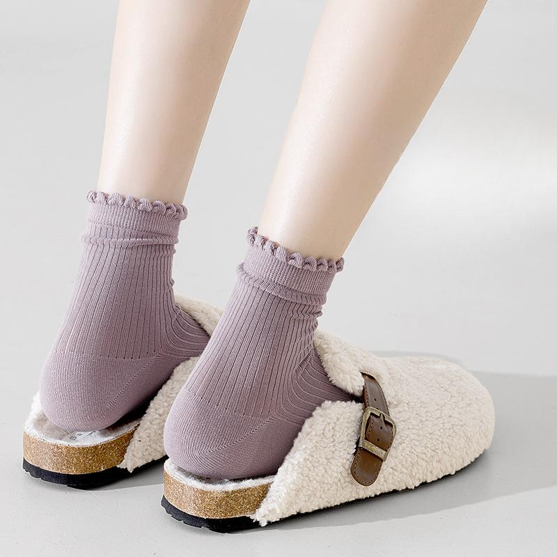 

Women s Fall Thin New Sweat Absorbing Cotton Lace Mid Tube Pile Socks 1 pair білий