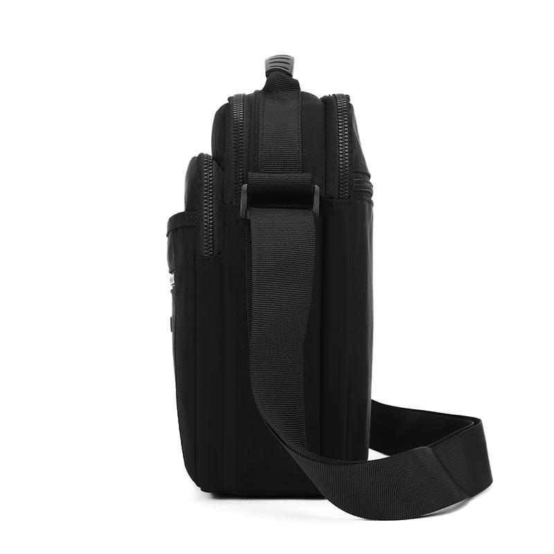 Multi-Functional Men's Shoulder Bag Large Capacity Wear-Resistant Handbag Water-Repellent Commuter Crossbody Bag