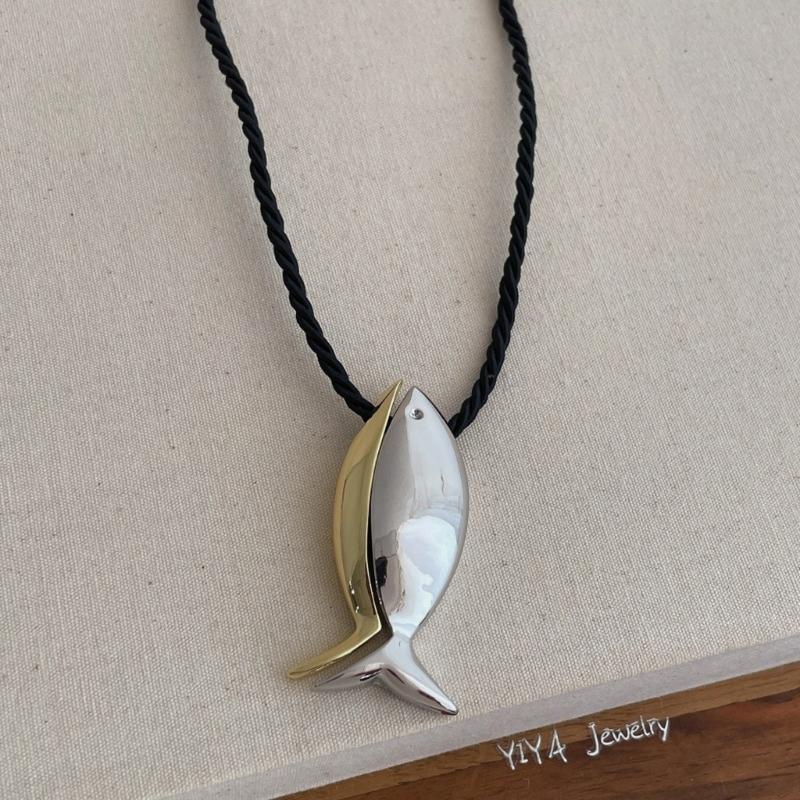 Chic Fish Symbol Necklace Representing Freedom Minimalist Style Adjustable Rope Chain Enhances Neckline Beauty for Fashionable Women