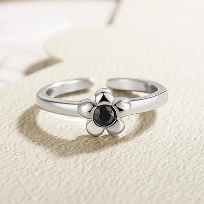 Schwarzer floraler verstellbarer Ring - Einfaches japanisch-koreanisches Design für Damen, vielseitig und exquisit