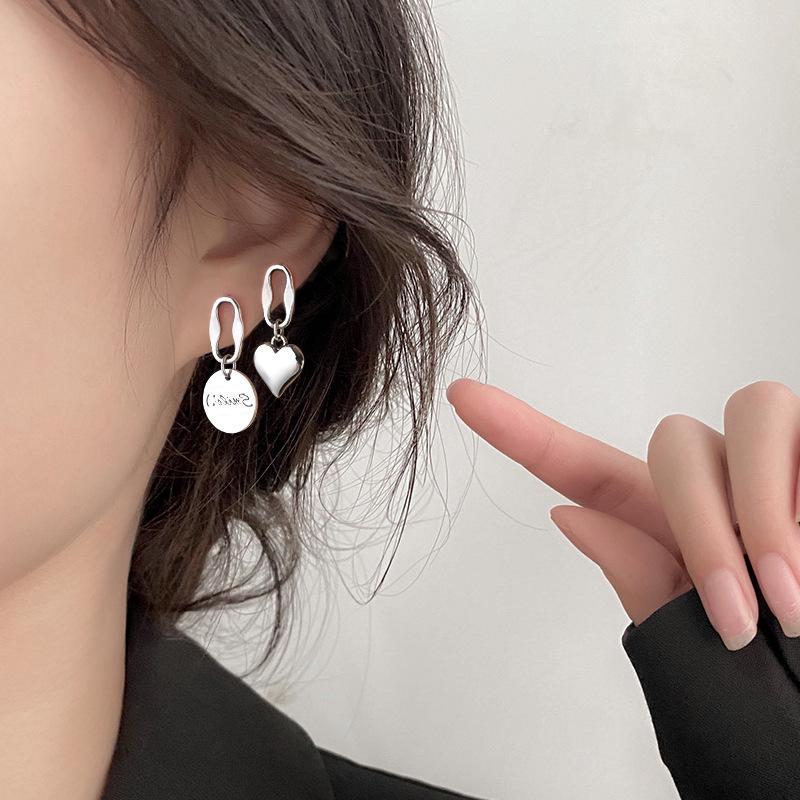 Asymmetrical Heart-Shaped Needle Earrings for Women: Retro Sweet Hollow Studs & Ear Cuffs