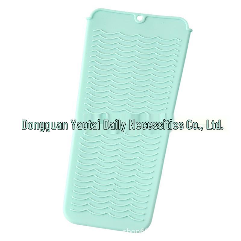 Silicone Heat-Resistant Sleeve for Straighteners and Curling Irons