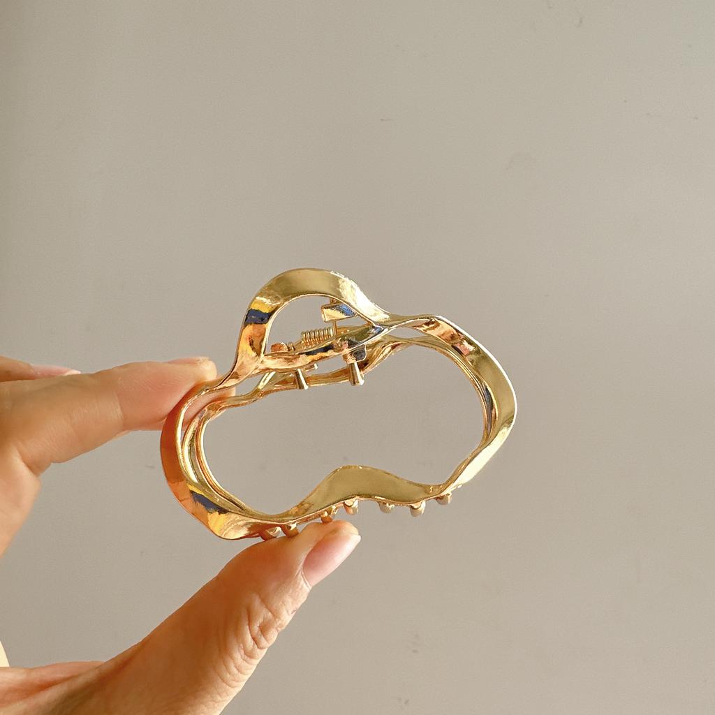 Large Metal Hair Claw Clip Fish Bone Irregular Hairpins Punk Style Silver Hair Claws Barrettes Women HairClips Hair Accessories