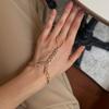 Geometrisches Strass-Fingergliedarmband mit Blattzirkon-Integriertem Design Einzigartiges Mode-Schmuckzubehör für Damen