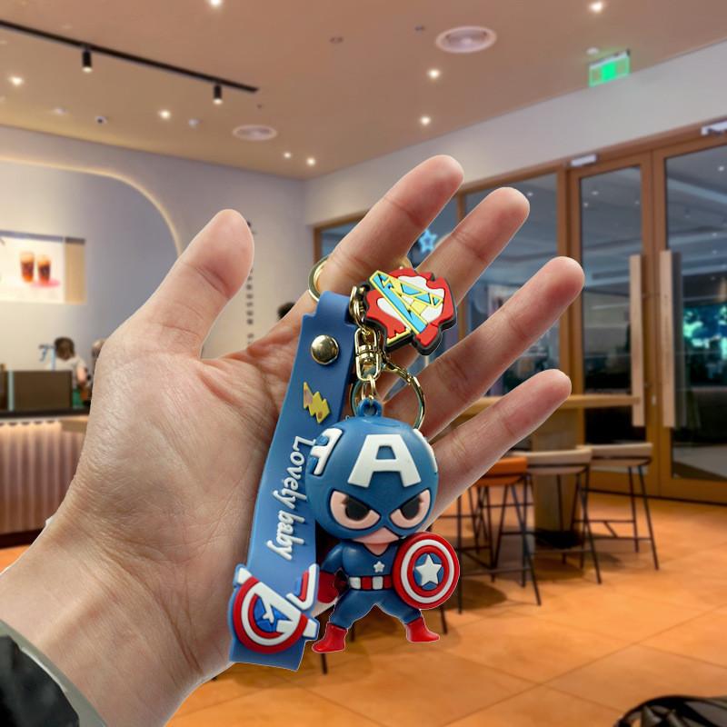 Klíčenka s příslušenstvím pro superhrdiny Spiderman Hulk Iron Man Kroužek na klíče Roztomilá dekorace do auta Dárek